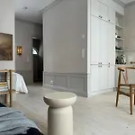 Apartmán Uniikki Ja Tunnelmallinen Empireasunto Haemeenlinnan Ydinkeskustassa *