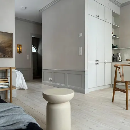 Апартаменты Uniikki Ja Tunnelmallinen Empireasunto Haemeenlinnan Ydinkeskustassa *