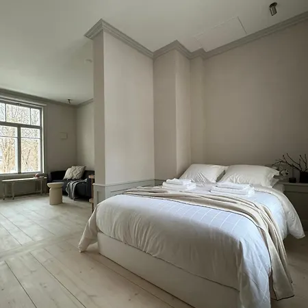 Uniikki Ja Tunnelmallinen Empireasunto Haemeenlinnan Ydinkeskustassa Apartment *