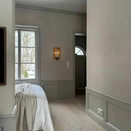 Апартаменты Uniikki Ja Tunnelmallinen Empireasunto Haemeenlinnan Ydinkeskustassa