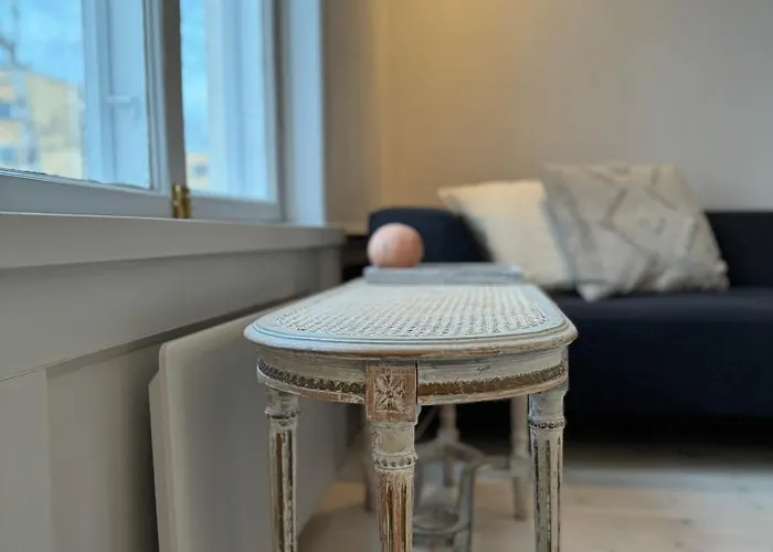 Appartement Uniikki Ja Tunnelmallinen Empireasunto Haemeenlinnan Ydinkeskustassa Hämeenlinna