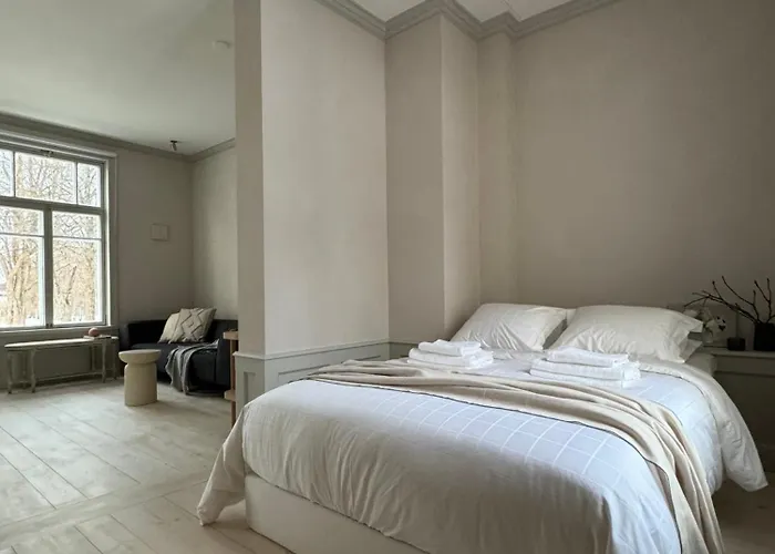 Uniikki Ja Tunnelmallinen Empireasunto Haemeenlinnan Ydinkeskustassa Appartement *